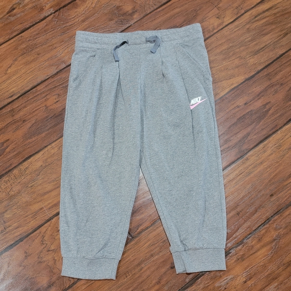 Nike capri lounge bottoms